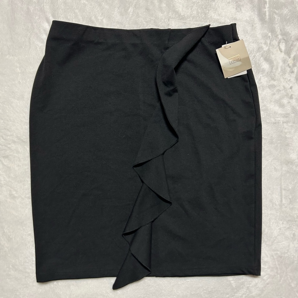 14th & Union Black Skirt| NWT| Size: Large